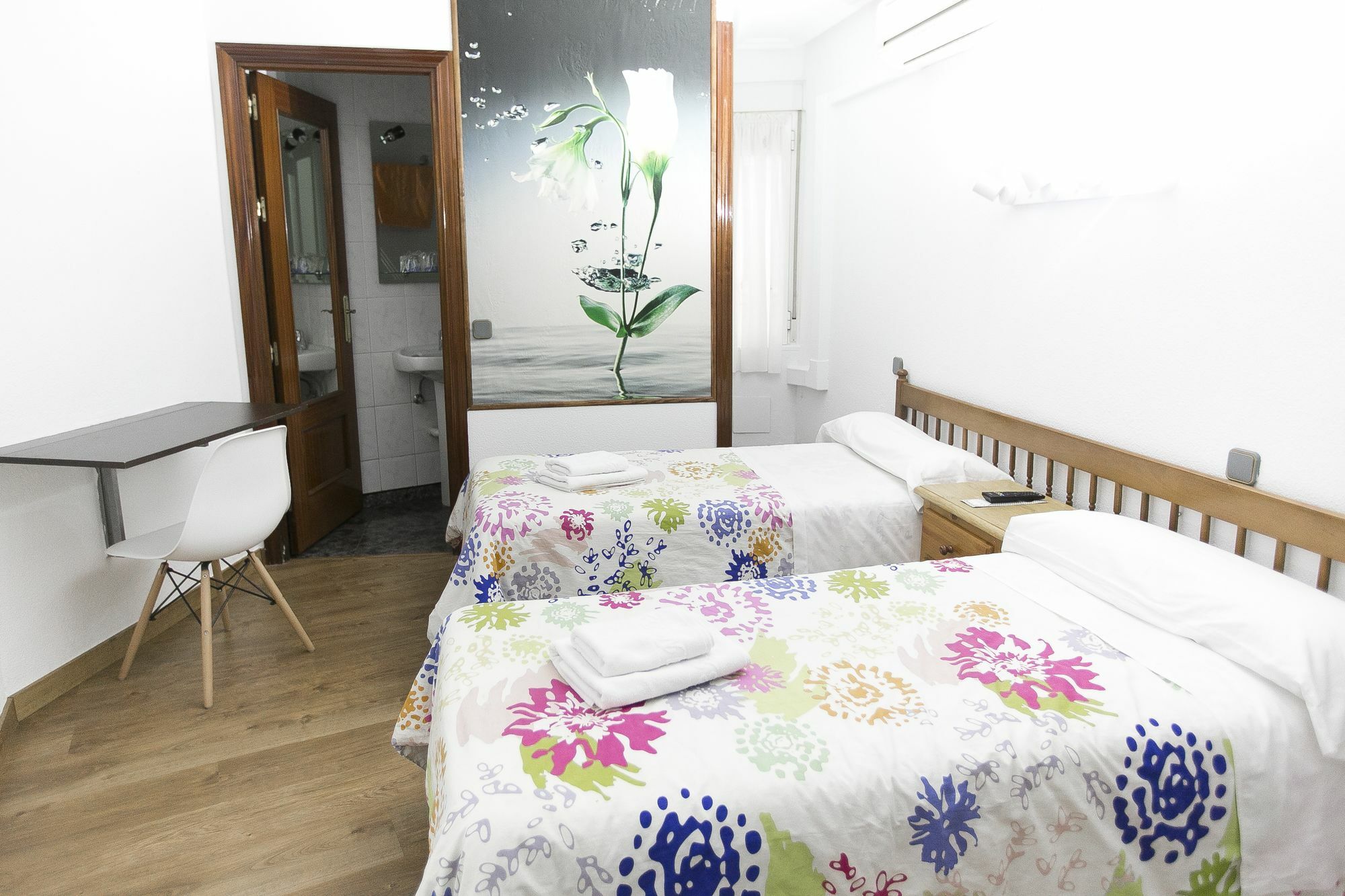 Ch La Banezana Hotel Madrid Buitenkant foto